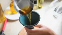 Trik Jernihkan Minyak Goreng Kotor dengan Lemon, Tanpa Alat Mahal