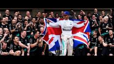 Lewis Hamilton juara dunia Formula Satu tampil kocak sebagai pegulat dalam sebuah eksibisi melawan pegulat terkenal Meksiko bernama Mistico. 