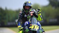 7. Pembalap Monster Energy Yamaha, Valentino Rossi, gagal naik podium pada balapan MotoGP Republik Ceska di Sirkuit Brno, Minggu (9/8/2020). Kegagalan The Doctor itu membuatnya hanya menempati posisi tujuh klasemen dengan 27 poin. (AFP/Joe Klamar)