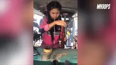 Gadis kecil ini hanya butuh waktu 10 menit dalam membongkar pasang senjata.