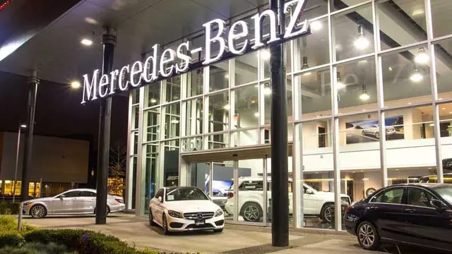 Daimler menargetkan bisa mendapatkan USD 1,2 miliar dari penjualan diler tersebut