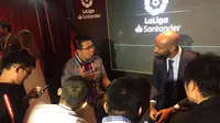 Jurnalis KLY Sports, Nurfahmi Budiarto, berbincang dengan Frederic Kanoute, di Madrid.  (Ist / La Liga)