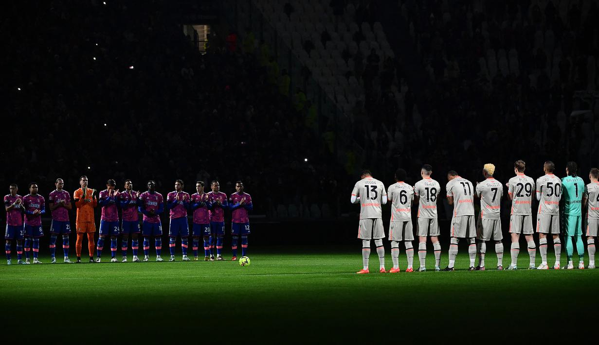 Laga penghormatan Juventus atas kepergian Gianluca Vialli akhirnya berbuah manis. Juventus mampu menang 1-0 atas Udinese dan sementara menempati posisi runner-up di bawah Napoli dengan koleksi 37 poin. Juventus berhasil menggeser AC Milan yang belum memainkan laga di pekan ke-17 dan baru mengoleksi 36 poin. (AFP/Isabella Bonotto)