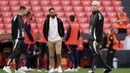 Pemain Manchester United, Garnacho (kanan) menghadiri latihan menjelang laga final Liga Europa 2024/2025 melawan Manchester United di Stadion San Mames, Bilbao, Spanyol, Selasa (20/05/2025) waktu setempat. (AFP/Pierre-Philippe Marcou)
