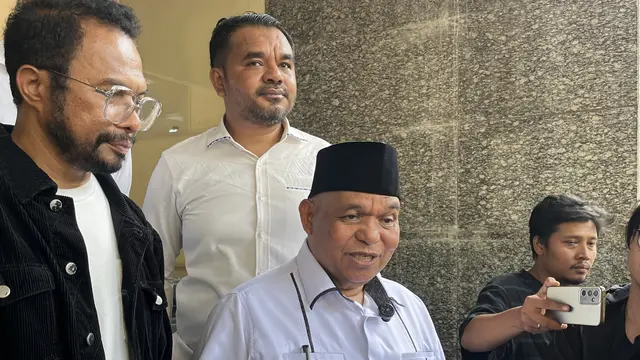 Pengacara keluarga bharatu Valdo di polda metro jaya. (Liputan6.com/zahraa devana).