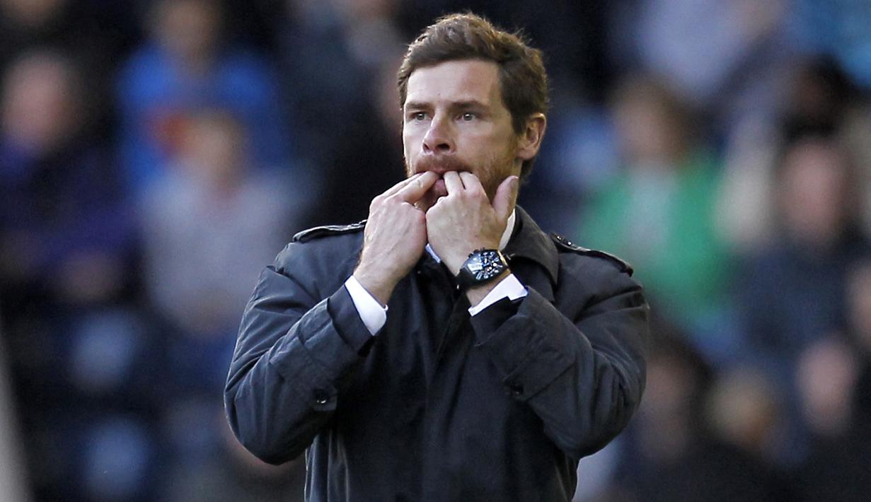 Andre Villas-Boas. Pelatih asal Portugal berusia 44 tahun yang sejak tengah musim 2021/2022 berstatus tanpa klub usai meninggalkan Olympique Marseille ini menempati posisi keempat sebagai pelatih dengan nilai transfer termahal sepanjang sejarah. Chelsea mendatangkannya pada awal musim 2011/2012 dari FC Porto dengan biaya 15 juta euro atau kini setara Rp226 miliar. Belum genap semusim, ia dipecat Chelsea pada Maret 2012. (AFP/Ian Kington)