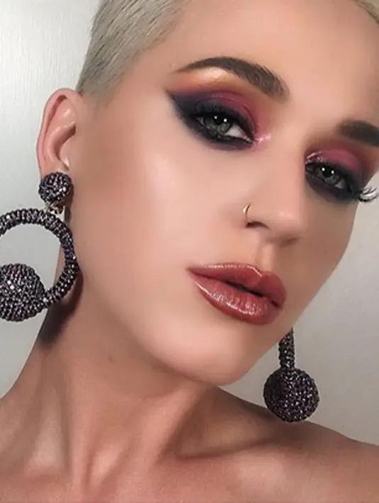 Bicara soal masalah yang dihadapi bersama Taylor Swift, sejak lama Katy Perry sudah bermaksud mengajaknya untuk berdamai. Namun sampai saat ini belum ada tanggapan baik dari pihak Taylor. (Instagram/katyperry)