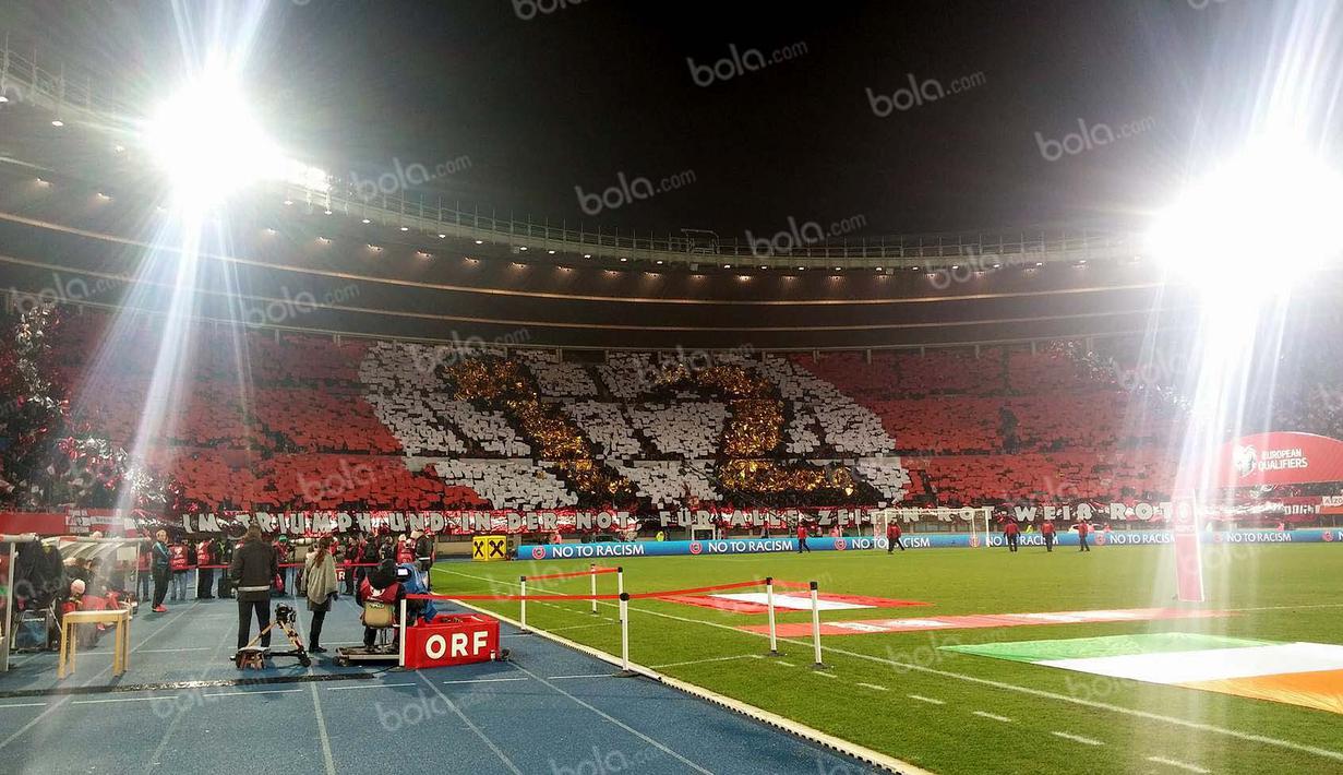Puluhan ribu dukungan fans tuan rumah belum mampu membuat para pemain Austria memetik kemenangan atas Irlandia di Stadion Ernst Happel, Wina, Minggu (12/11/2016) dini hari. (Bola.com/Reza Khomaini)