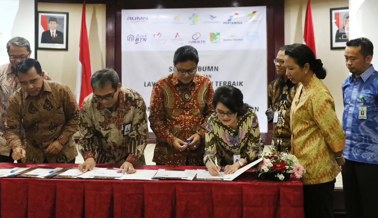 Indonesia Healthcare Corporation (IHC) menandatangani perjanjian kerja sama dengan beberapa BUMN dan anak usaha BUMN di Jakarta, Selasa (20/6). (Liputan6.com/Angga Yuniar)