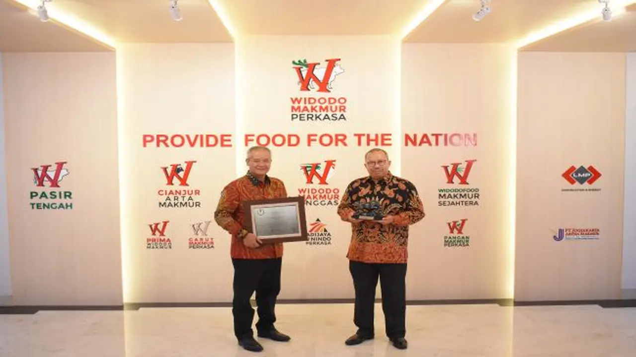 Pencatatan perdana saham perdana PT Widodo Makmur Perkasa Tbk (WMPP) pada Senin, (6/12/2021) (Dok: Istimewa)