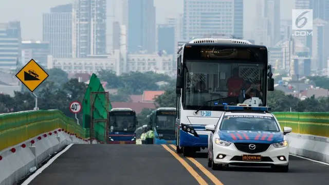 Pemerintah Provinsi DKI Jakarta menghadirkan Koridor 13 Transjakarta (Ciledug - Tendean) untuk meningkatkan layanan transportasi di Ibu Kota.