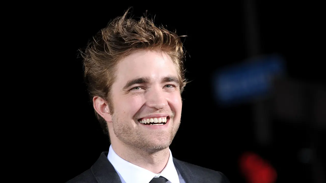 Aktor The Batman Robert Pattinson Dikabarkan Positif Covid-19, Ini 4 Faktanya