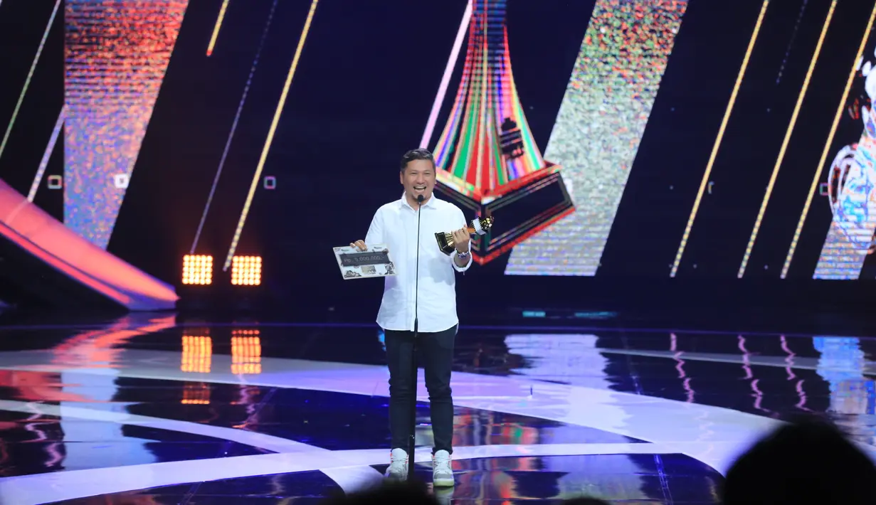 "Saya masih gemeteran (kalahkan Reza Rahadian), mungkin slotnya reza di pemeran utama ya," kata Gading Marten di Studio 6 Emtek City, Daan Mogot, Jakarta Barat, Jumat (23/3/2018) malam. (Adrian Putra/Bintang.com)