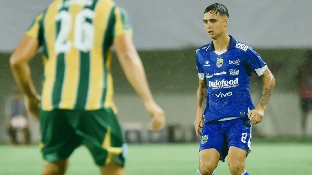 Eliano Reijnders - PSBS Biak Vs Persib Bandung