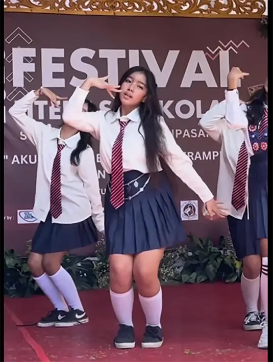 Dari video singkat yang diunggah, Anji memperlihatkan putrinya saat dance. Leticia tampak jago dance. [Instagram/duniamanji]