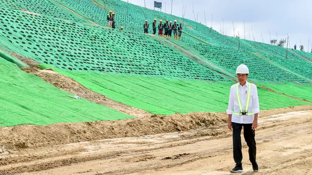 Presiden Joko Widodo (Jokowi) di tahun terakhir masa jabatannya masih akan tetap mengandalkan pembangunan infrastruktur, guna memitigasi guncangan ekonomi. (Foto: Dok. Sekretariat Presiden)