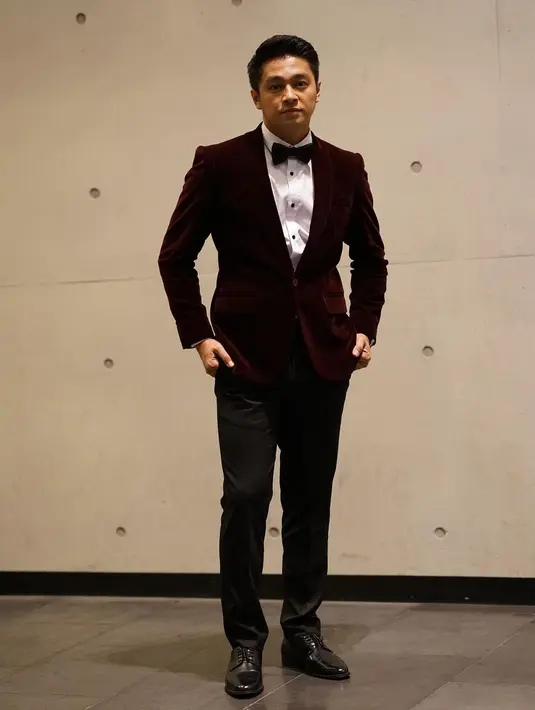 <p>Ketampanan Deva Mahenra di acara opening BIFF 2022 pun mencuri perhatian warganet. (Foto: Instagram/ devamahenra)</p>