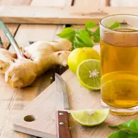 Lemon ginger tea. (Foto: shutterstock.com By PHENPHAYOM)