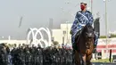 Tentara Qatar berpartisipasi dalam latihan parade militer untuk Hari Nasional Qatar di Doha, ibu kota Qatar (11/12/2020). Qatar akan merayakan Hari Nasional pada 18 Desember. (Xinhua/Nikku)