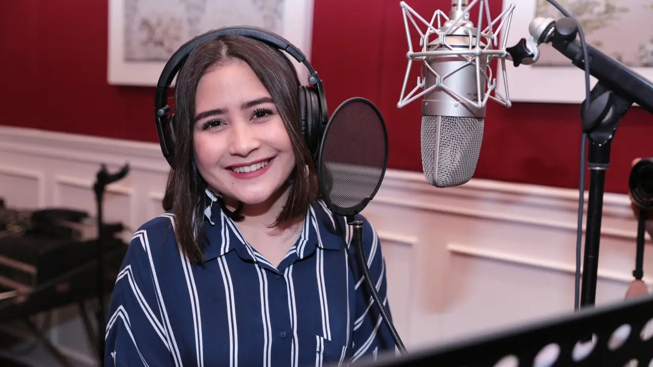 [Bintang] Prilly Latuconsina