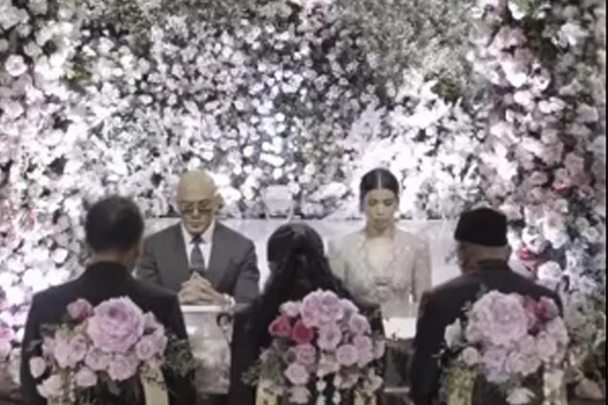 Momen Bahagia Deddy Corbuzier dan Sabrina Chairunnisa Saat Menikah