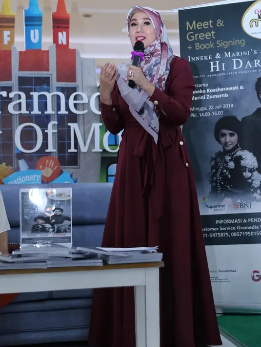 “Saya sebagai sahabat selalu mendoakan dia yang baik. Karena dari dulu juga kita saling menguatkan dan saya yakin Inneke orangnya baik,” tuturnya. (Adrian Putra/Bintang.com)