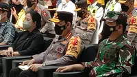 Kapolri, Panglima TNI, Ketua DPR-RI Dan Sejumlah Menteri Saat Di Pelabuhan Merak. (Minggu, 09/05/2021). (Liputan6.com/Yandhi Deslatama).