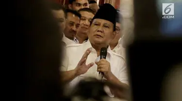 Terkait bentrokan di depan kantor YLBHI, Ketua Umum Partai Gerindra Prabowo Subianto mengatakan seharusnya hal tersebut tidak perlu terjadi.