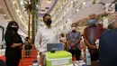 Menteri Kesehatan Budi Gunadi Sadikin (kedua kiri) didampingi Direktur Utama APL Bacelius Ruru, Wakil Dirut Noer Indradjaja, Center Director Central Park dan Neo Soho Mall V. Pauline Fillian saat meninjau Mini Sentra Vaksinasi di Central Park Mall Jakarta Barat (22/8/2021) (Liputan6.com/HO/Ading)