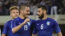 Pemain Italia merayakan gol yang dicetak Antonio Candreva (kanan) ke gawang Finlandia pada laga persahabatan di Stadion Marc'Antonio Bentegodi, Verona, Selasa (7/6/2016) dini hari WIB. (AFP/Olivier Morin)