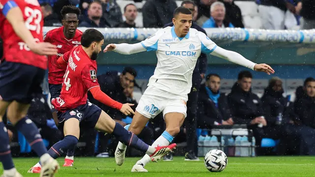 Foto: Aksi Disiplin Calvin Verdonk Saat Bantu Lille Comeback atas Marseille, Modal Bagus di FIFA Series 2026