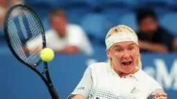 Jana Novotna sempat berada pada puncak performa tahun 1990-an dengan raihan 24gelar tunggal putri. (AFP/Robert Sullivan)