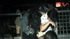 Puluhan PSK yang biasa mangkal di warung remang-remang di sekitar Pelabuhan Merak dan Kota Cilegon, Banten, dirazia petugas Satpol PP. Sejumlah PSK kabur dan bersembunyi di WC umum, warung, hingga gudang kosong. 