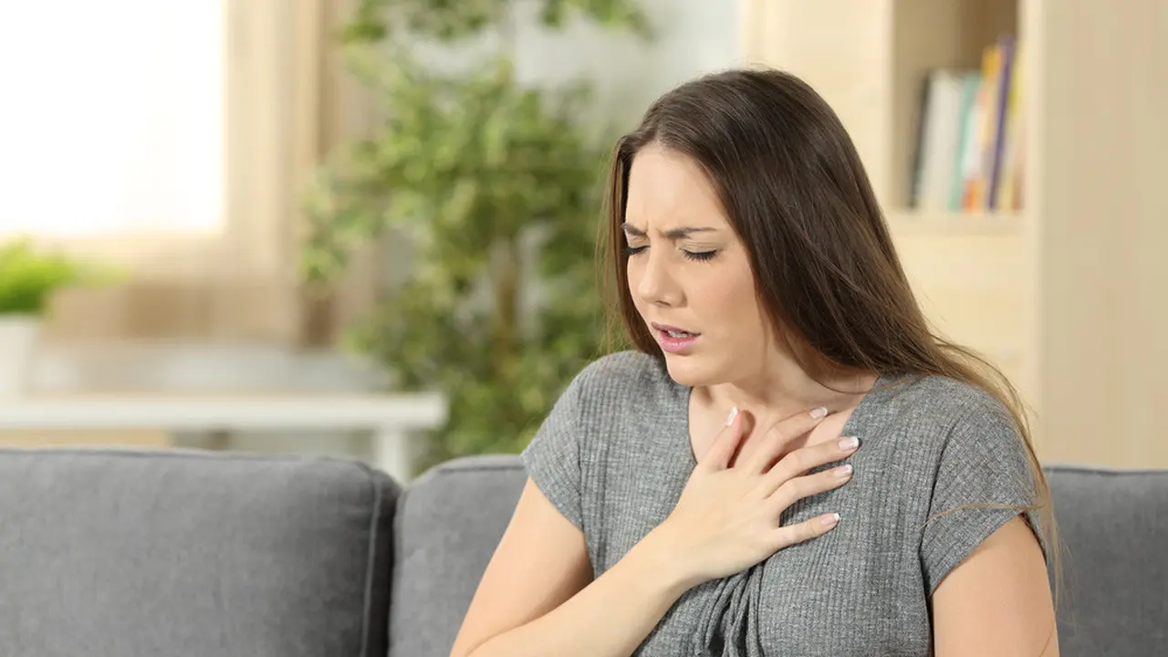 Benarkah Asma Bisa Muncul Saat Dewasa? (Antonio Guillem/Shutterstock)