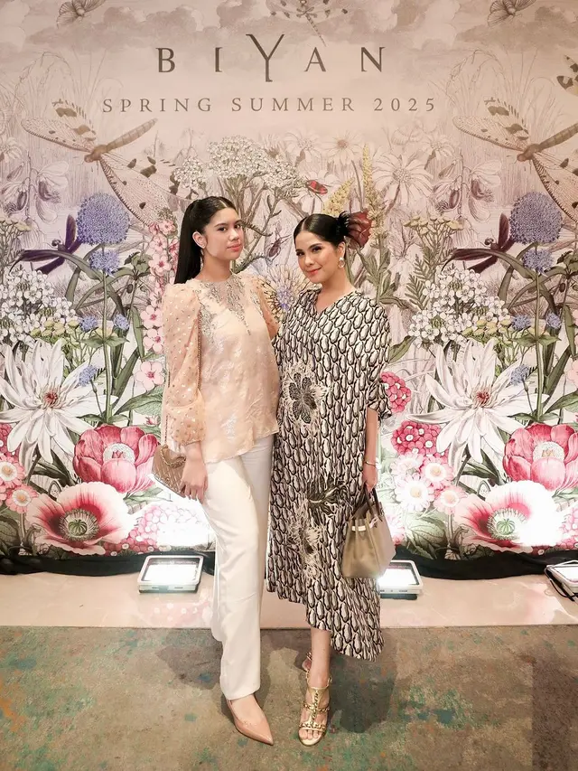Bak Kakak-Adik, 6 Gaya Annisa Pohan Hadiri Acara Fashion Show Bareng Sang Putri Almira Tunggadewi Yudhoyono yang Sudah Remaja