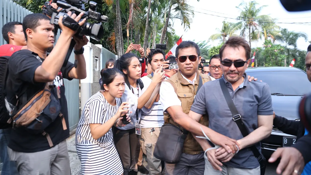 [Bintang] Gatot Brajamusti
