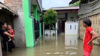 Pemda setempat mencatat, setidaknya ada 29 Kepala Keluarga yang mengungsi akibat menjadi korban banjir tersebut. (Foto:Liputan6/Pramita Tristiawati)