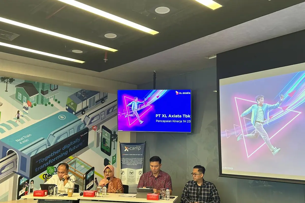 Paparan kinerja keuangan PT XL Axiata Tbk (EXCL) semester I 2023, Senin (31/7/2023). (Foto: Liputan6.com/Elga N)