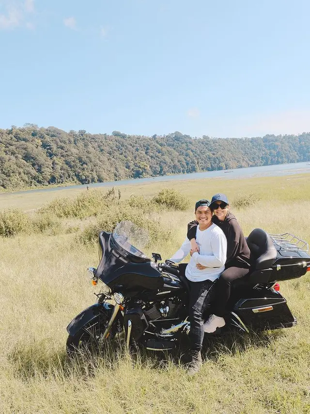 Potret mesra Glenn Alinskie dan Chelsea Olivia. (Foto: Instagram/glennalinskie)