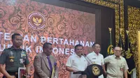 Wakil Menteri Pertahanan M. Herindra dalam konferensi pers Kantor Kemhan Jakarta Pusat, Senin (12/2/2024). (Liputan6.com/Lizsa Egeham).