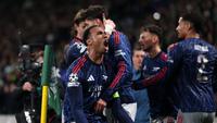 Selebrasi bek Arsenal Gabriel usia timnya mengalahkan Sporting di Leg 1 Perempat Final Liga Champions 2025/2026. (PATRICIA DE MELO MOREIRA / AFP)