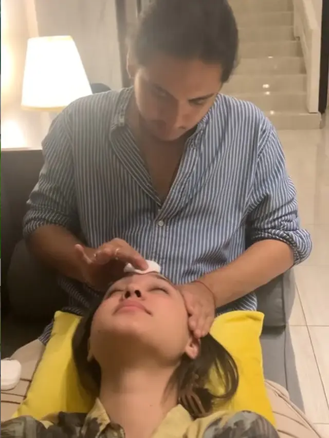 6 Momen Giorgino Abraham Bersihkan Makeup Yasmin Napper Usai Syuting, Bikin Baper