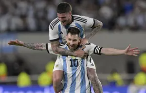 Rodrigo De Paul Kirim Pesan Menyentuh untuk Lionel Messi: Bukan Sekadar Rekan Setim
