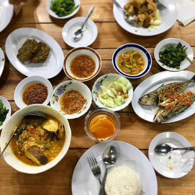 Kuliner Khas Laut dari Sulawesi yang Wajib Dicoba, RM Ikang Jubi.