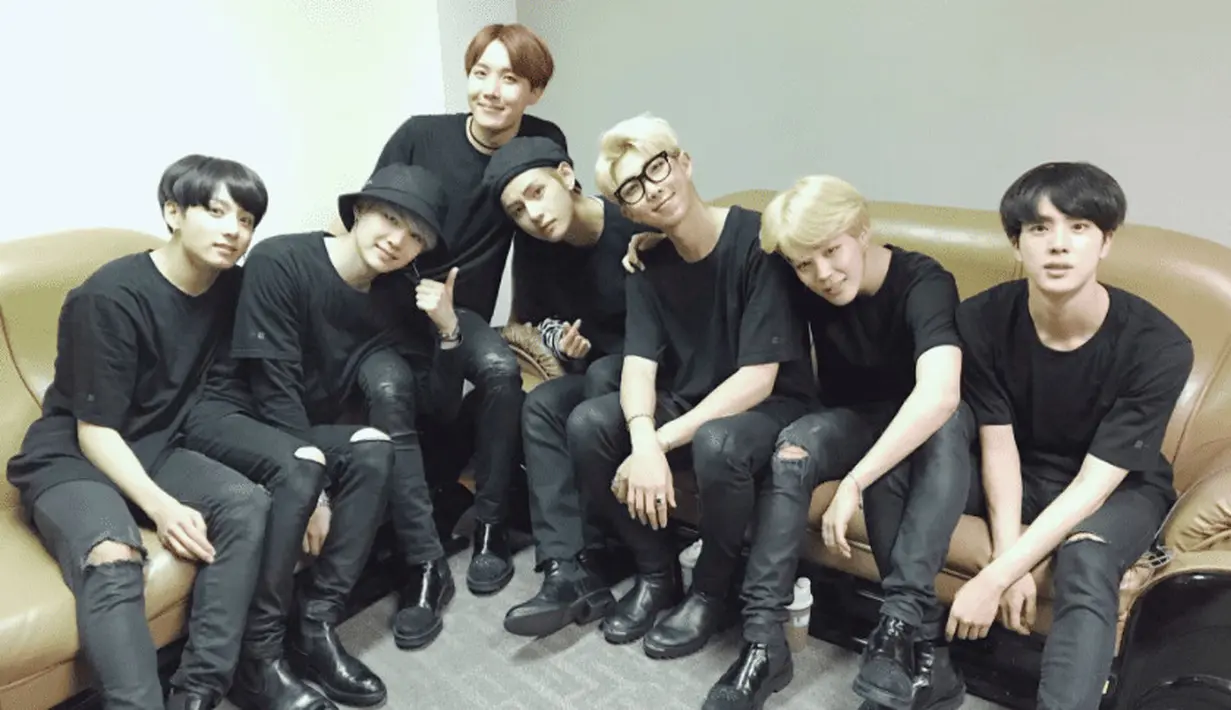 Forbes melaporkan jika BTS berhasil meraih keuntungan bersih hingga 170%. Dengan keuntungan yang begitu besar, bisa dibayangkan betapa besarnya nama BTS. (Foto: Soompi.com)