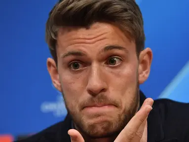 Foto file yang diambil pada 9 April 2019 Bek Juventus asal Italia, Daniele Rugani memberikan keterangan sebelum pertandingan melawan Ajax di Johan Cruyff Arena di Amsterdam. Rugani dinyatakan positif terkena virus corona, yang diumumkan klub pada 11 Maret 2020. (AFP/Emmanuel Dunand)