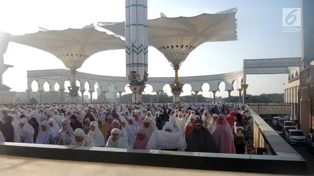 Melihat Pelaksanaan Salat Idul Fitri di Masjid Agung Jawa Tengah