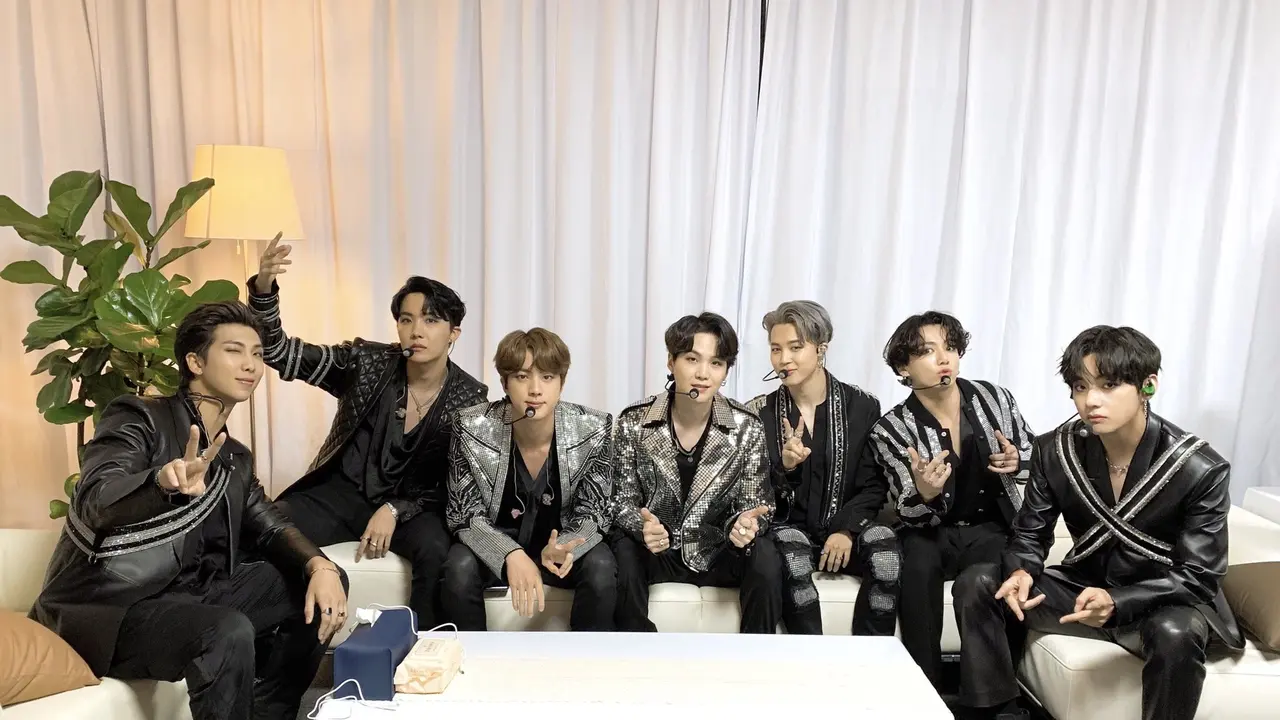 BTS (Big Hit Entertainment/ Twitter - bts_bighit)
