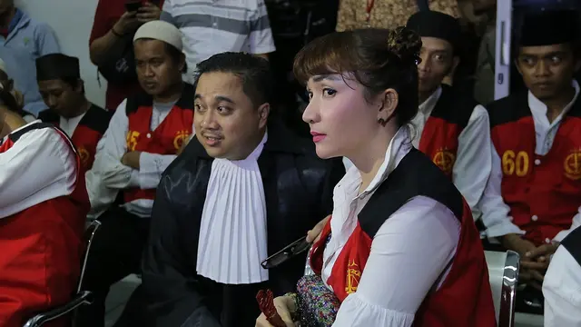 [Bintang] Roro Fitria