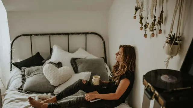 minum air putih saat bangun tidur.